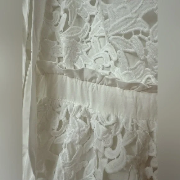 Endless Rose White Lace Midi Tiered Dress Size Large L NWOT Revolve - Picture 6 of 9
